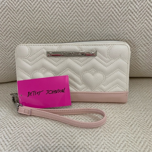Betsey Johnson Handbags - NWT Betsey Johnson cream/pink wristlet